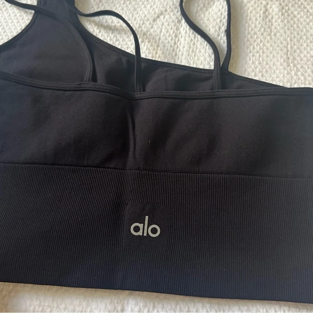 ALO Yoga ❗️❗️excellent slight